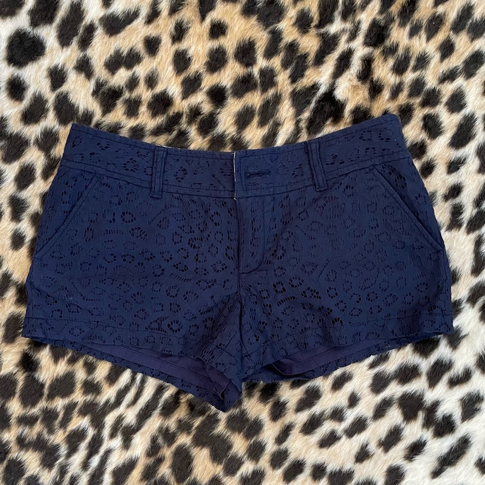 Lilly Pulitzer “The Walsh” Short in navy lace